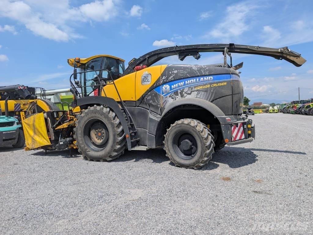 New Holland FR 650 자동 초지기계