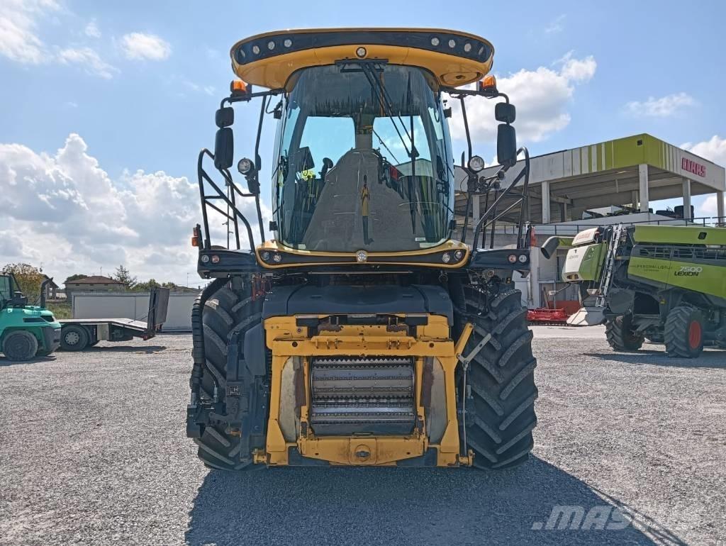 New Holland FR 650 자동 초지기계