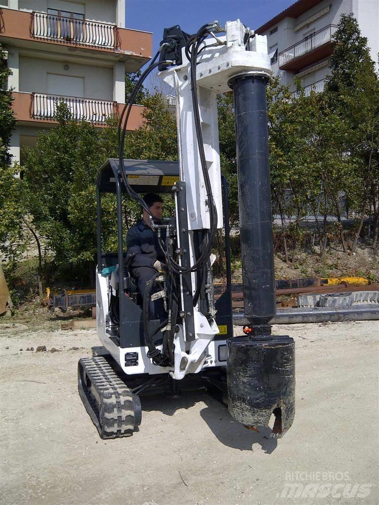 Tescar CF1 말뚝설치기