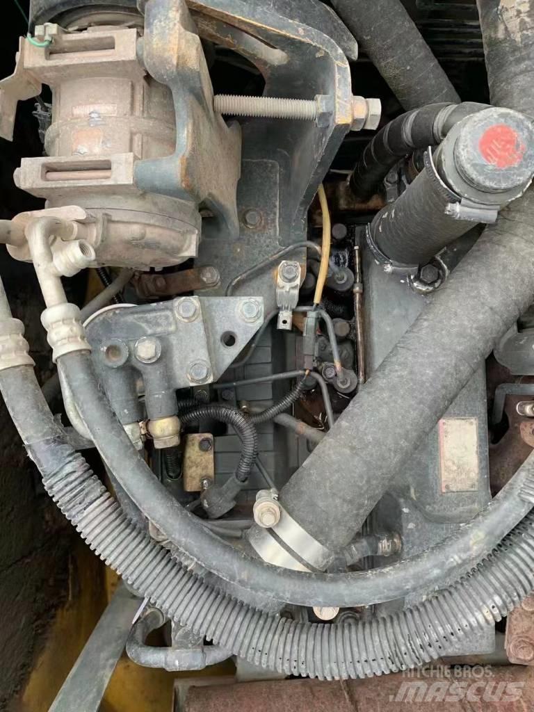 Komatsu PC 138 US 중형굴삭기 7톤-28톤