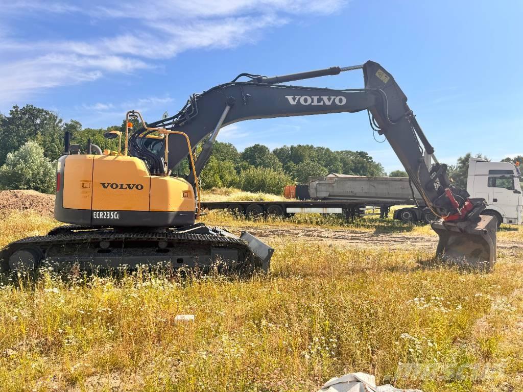 Volvo ECR 235 C L 대형 굴삭기 29톤 이상
