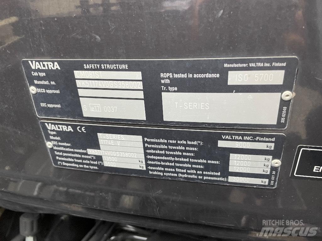 Valtra T 174 트랙터