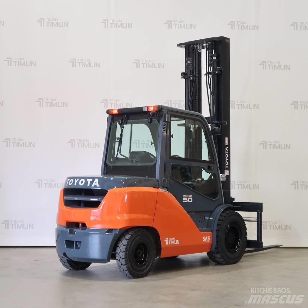 Toyota 40-8FD50N 디젤 지게차
