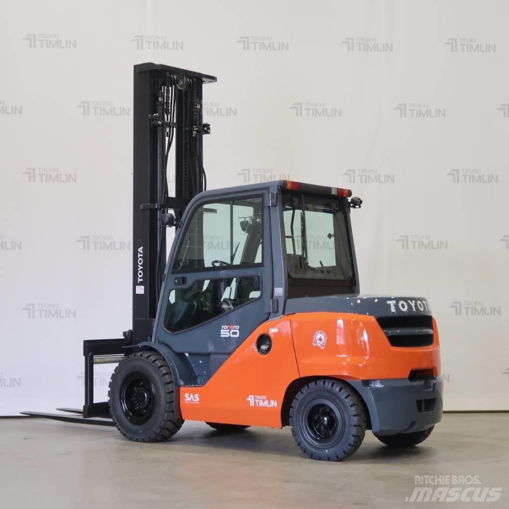 Toyota 40-8FD50N 디젤 지게차