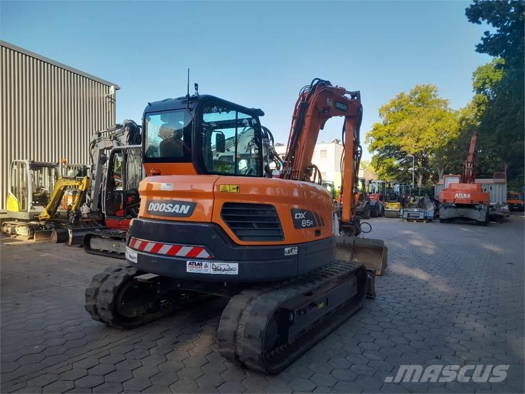 Doosan DX85R-3 중형굴삭기 7톤-28톤