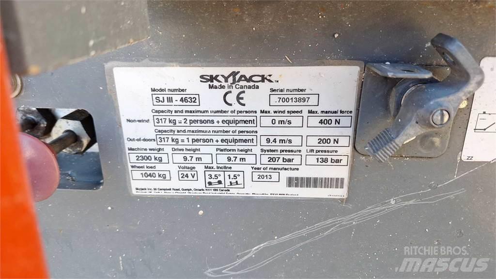 SkyJack SJIII4632 가위형 리프트