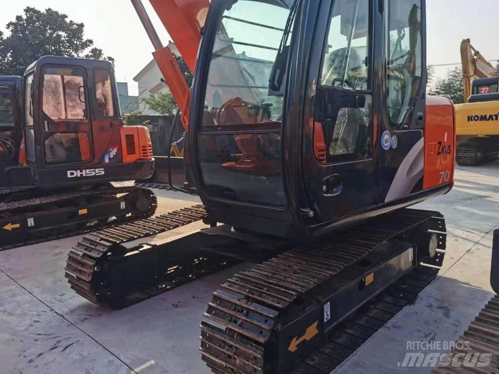 Hitachi ZX 70 중형굴삭기 7톤-28톤
