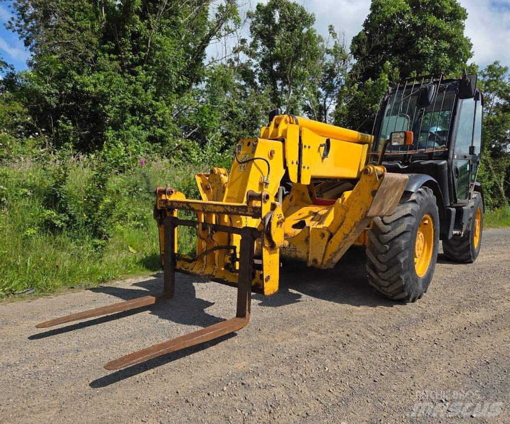 JCB 535-140 텔러 핸들러