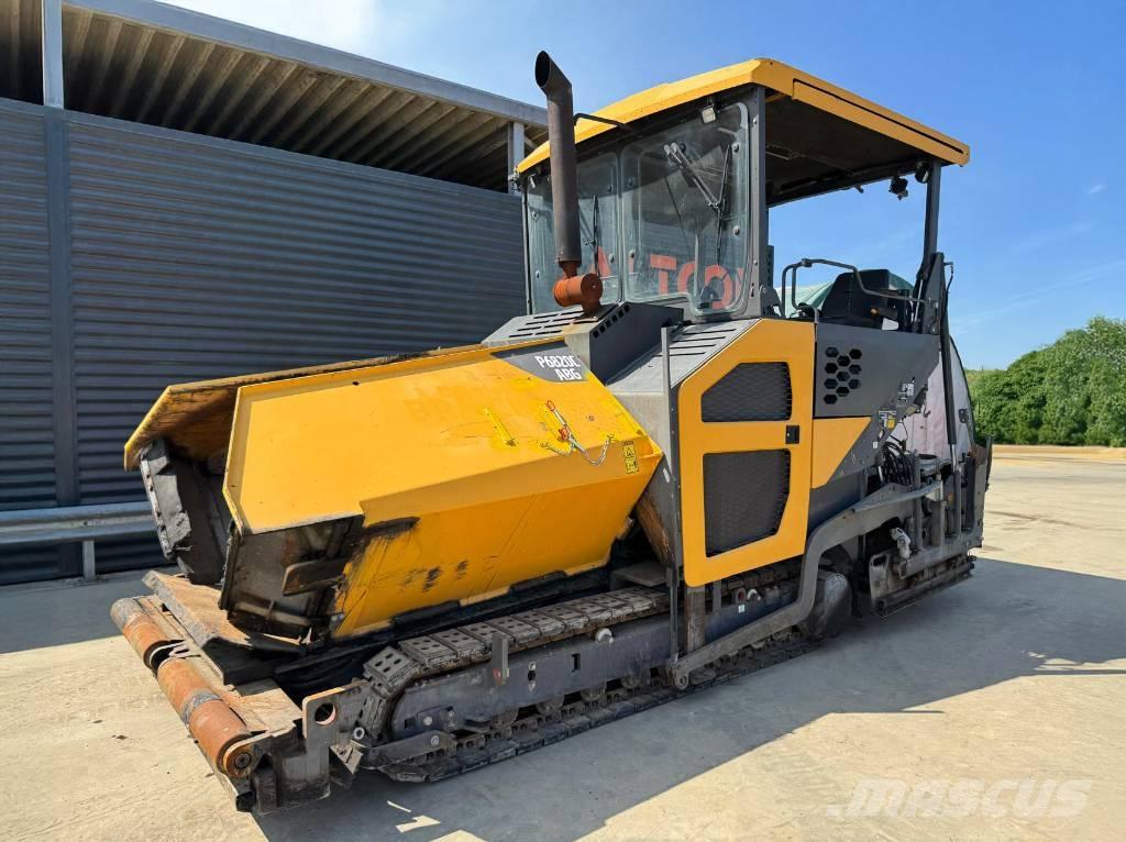 Volvo P 6820C 아스팔트 포장장비