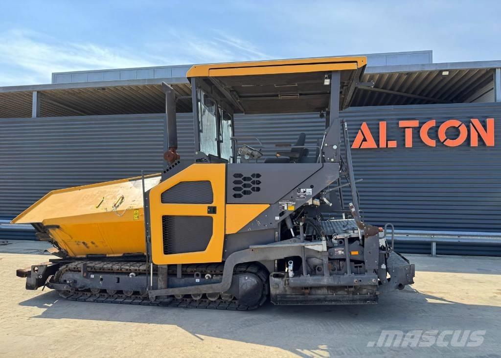 Volvo P 6820C 아스팔트 포장장비