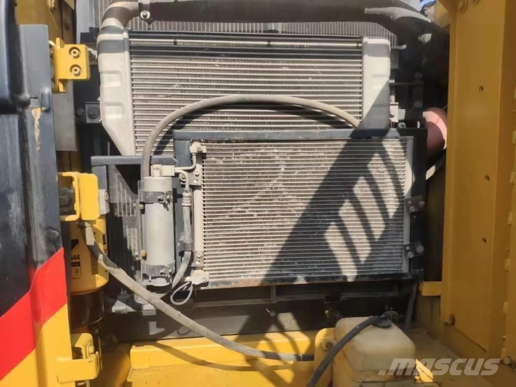 CAT 320 B 대형 굴삭기 29톤 이상