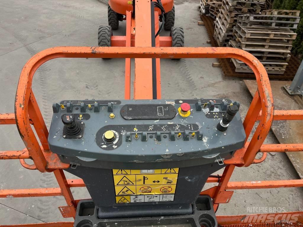 JLG 460 SJ 견인식 전동이동 리프트