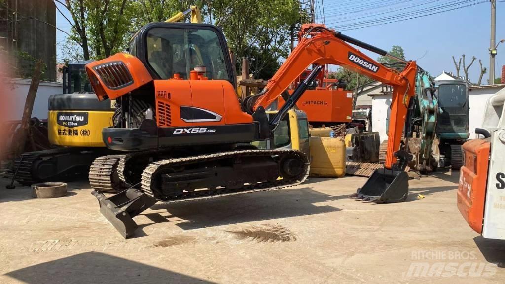 Doosan DX 55 소형 굴삭기 7톤 미만