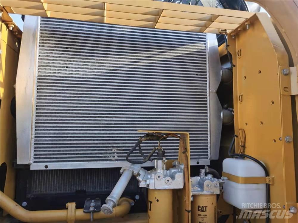 CAT 326D 대형 굴삭기 29톤 이상