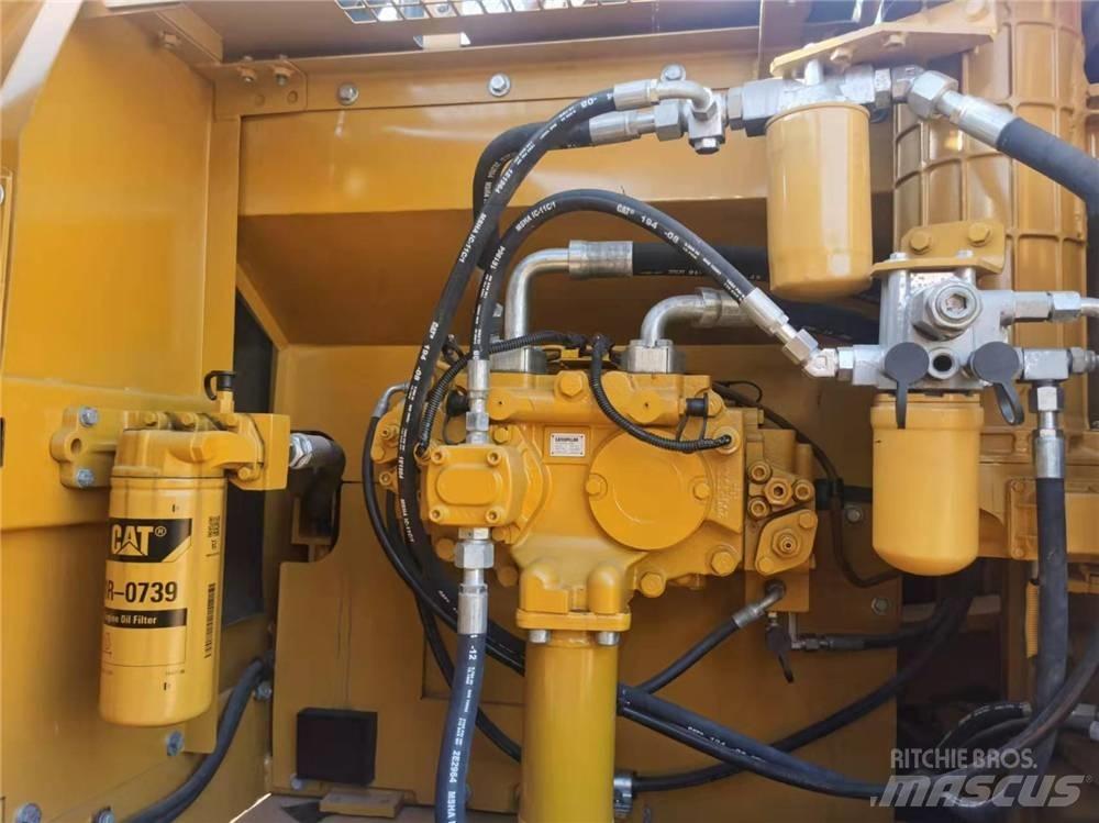 CAT 326D 대형 굴삭기 29톤 이상