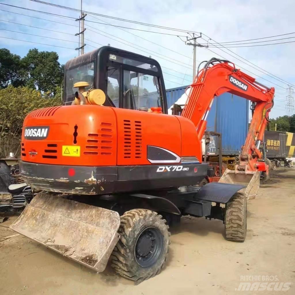 Doosan DX70W-9C  휠 굴삭기