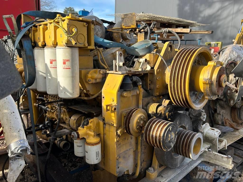 Komatsu SA12V140 엔진