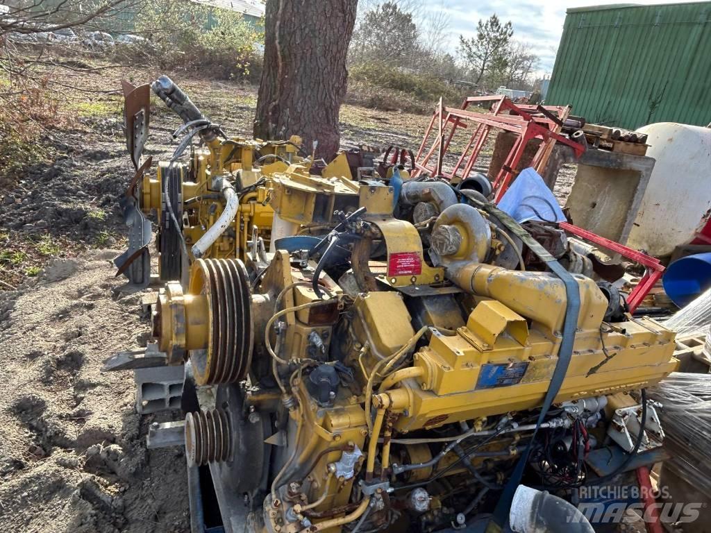 Komatsu SA12V140 엔진