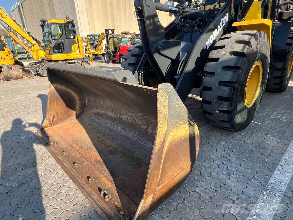 Komatsu WA 250 PZ-6  휠로우더