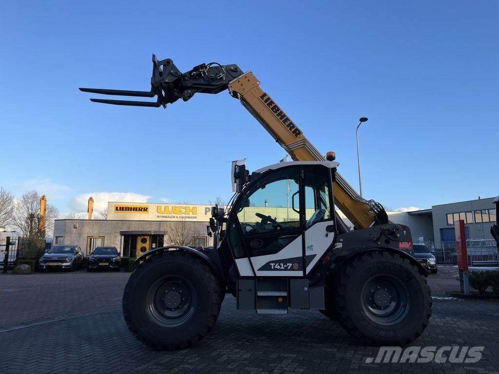 Liebherr T41-7 텔러 핸들러