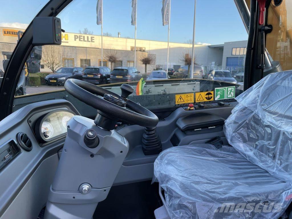 Liebherr T41-7 텔러 핸들러