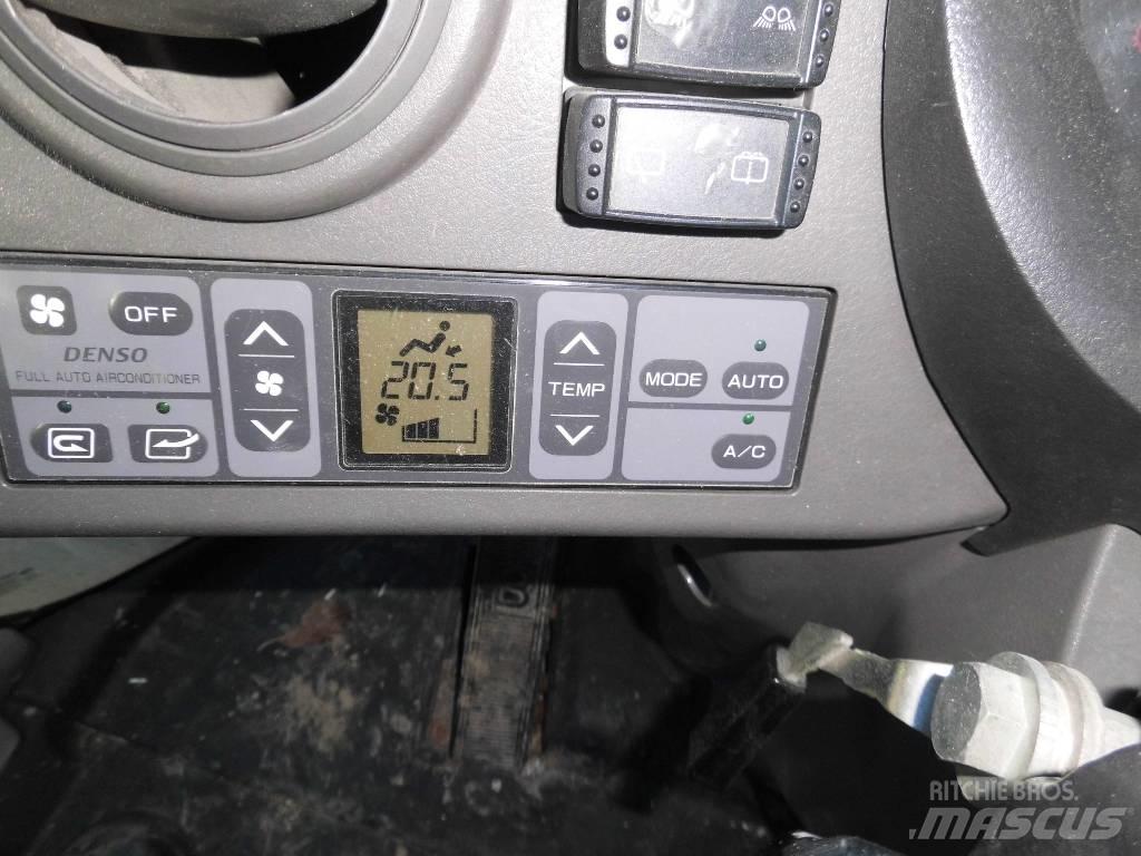 Hitachi ZW 180  휠로우더
