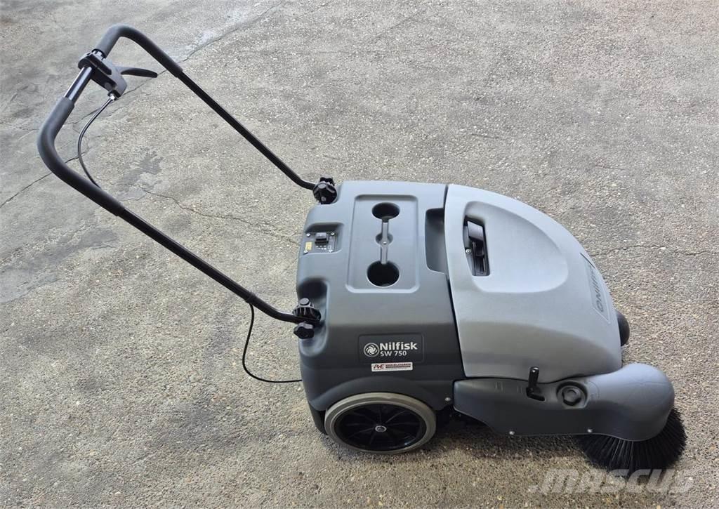 Nilfisk SW 750 도로 청소차