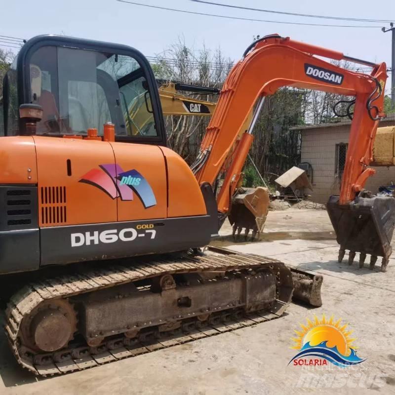 Doosan DH 60-7 소형 굴삭기 7톤 미만