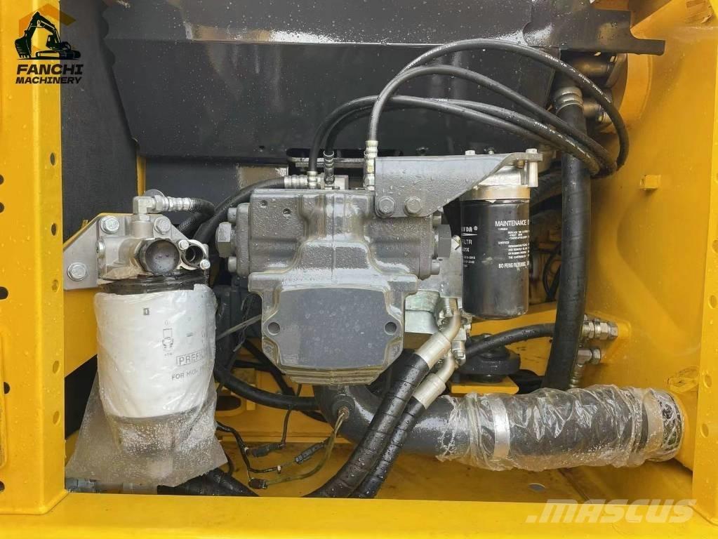 Komatsu PC240 대형 굴삭기 29톤 이상