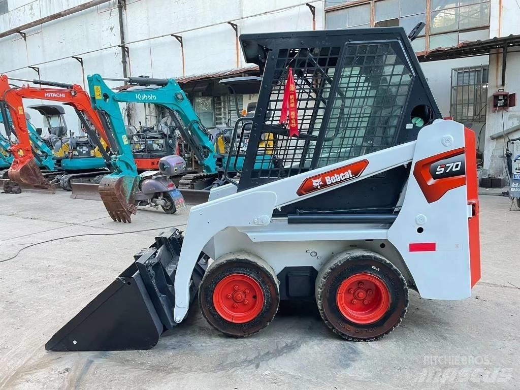 Bobcat S70  스키드로더