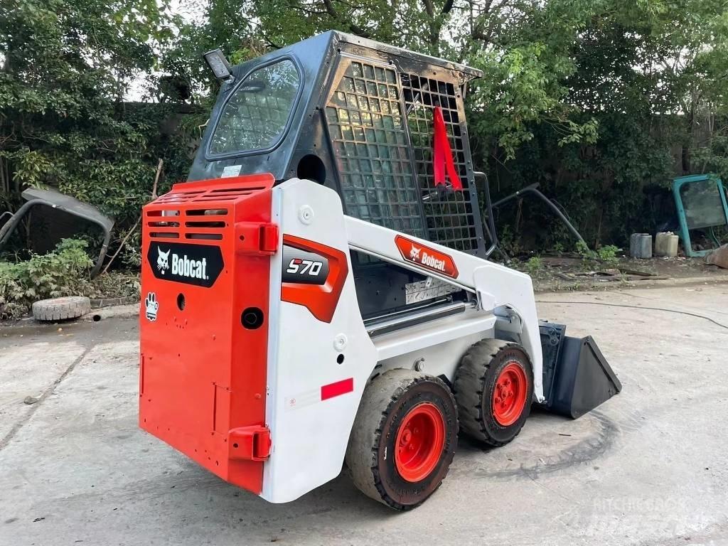Bobcat S70  스키드로더