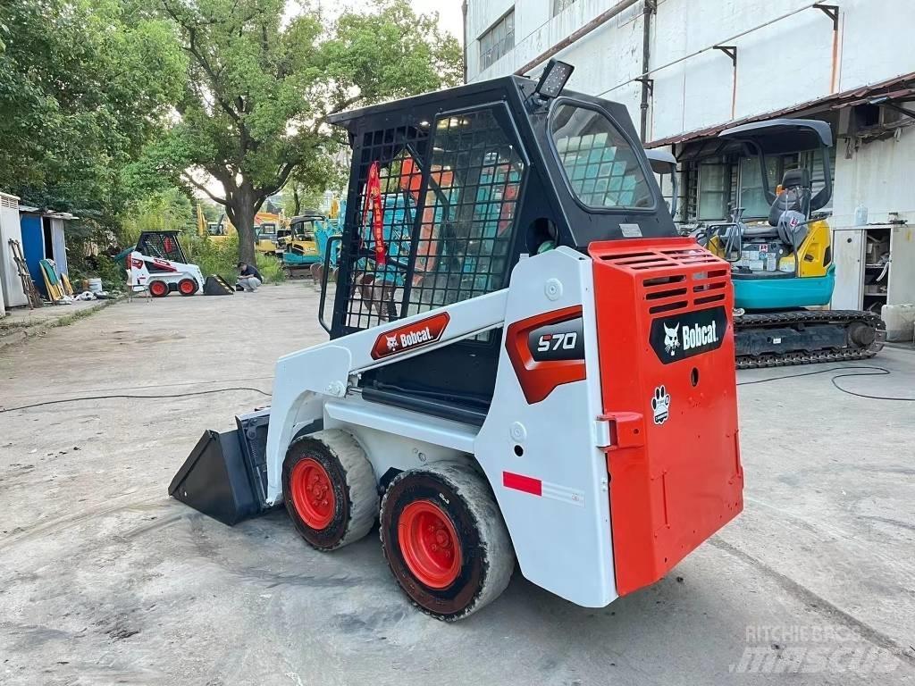 Bobcat S70  스키드로더