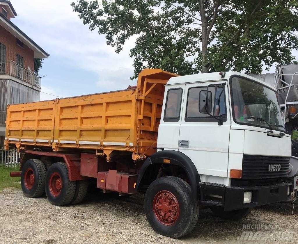 Iveco 330-26 덤프 트럭
