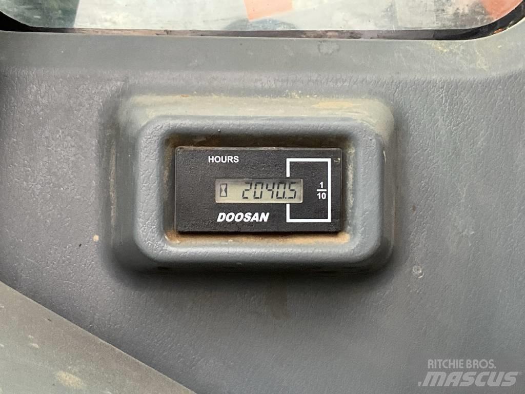 Develon DX140LCR-7 대형 굴삭기 29톤 이상