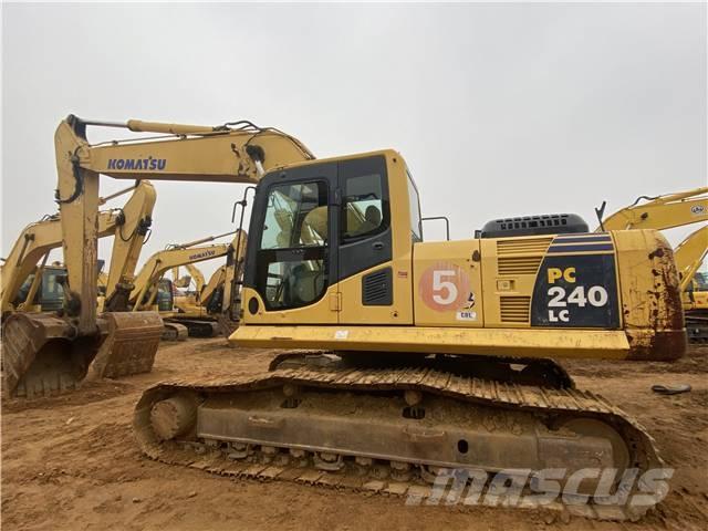 Komatsu PC 240 대형 굴삭기 29톤 이상