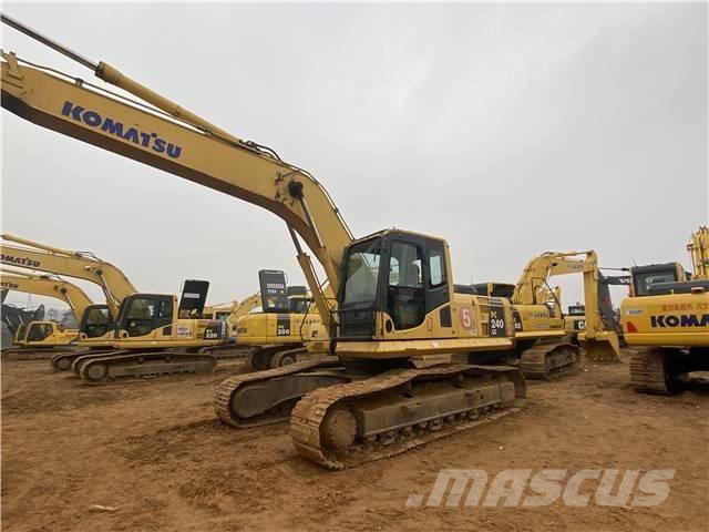 Komatsu PC 240 대형 굴삭기 29톤 이상