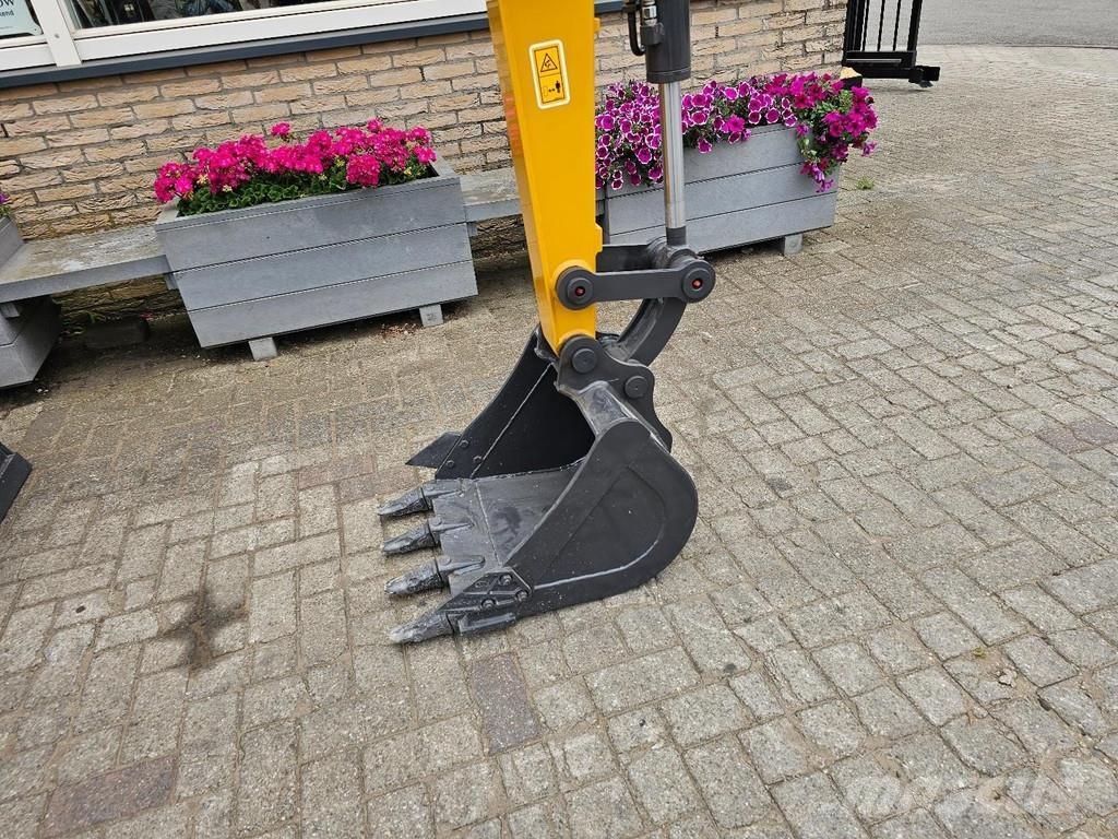 XCMG XE27U 소형 굴삭기 7톤 미만