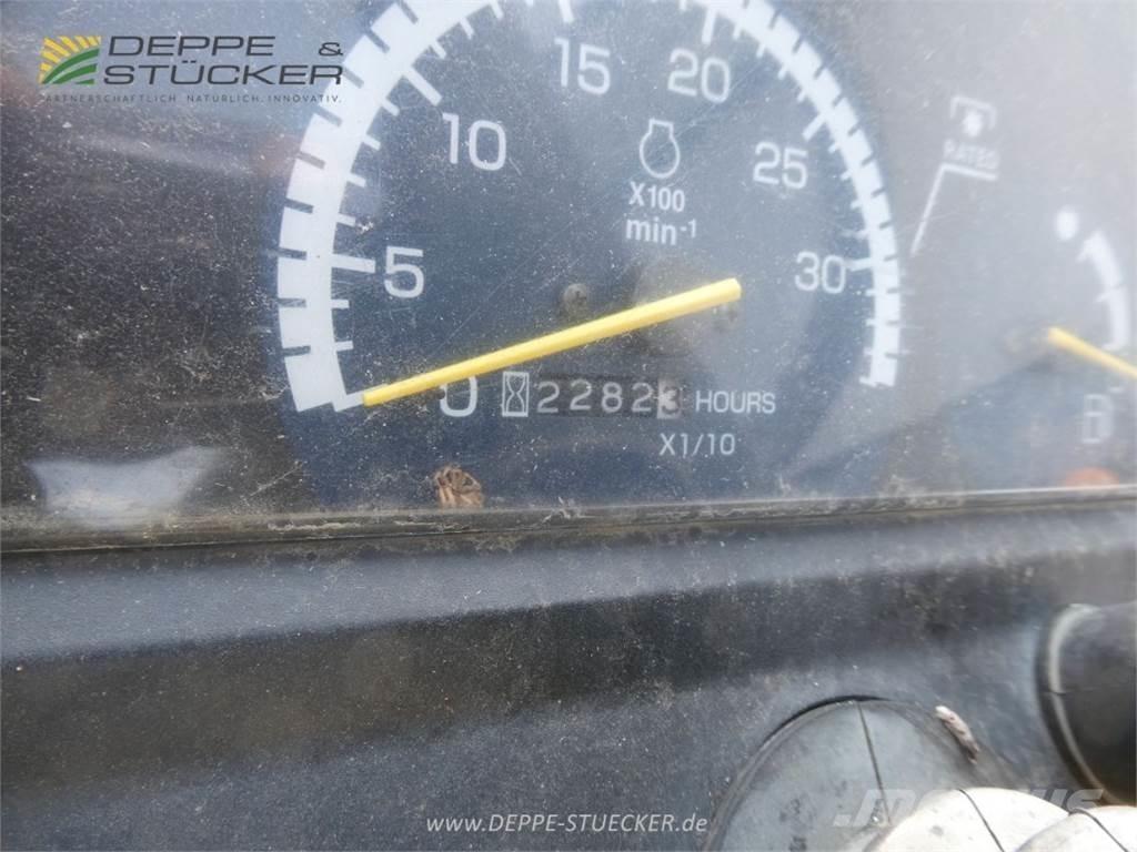 John Deere 2320 소형 트랙터