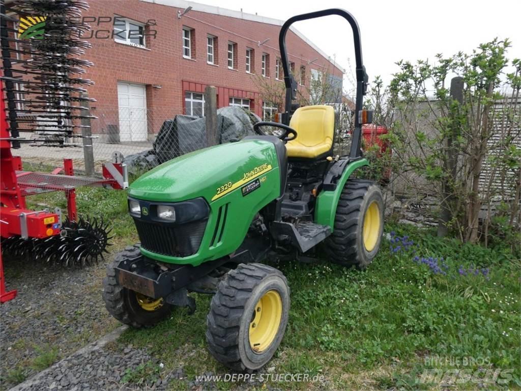 John Deere 2320 소형 트랙터