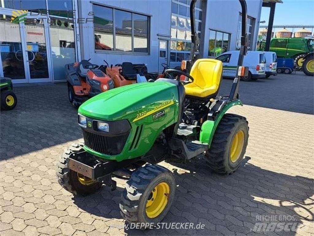 John Deere 2320 소형 트랙터