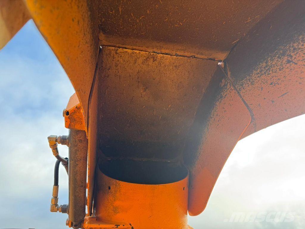 Lucas Castor+ 30R 베일 분쇄기, 절단기 및 언롤러