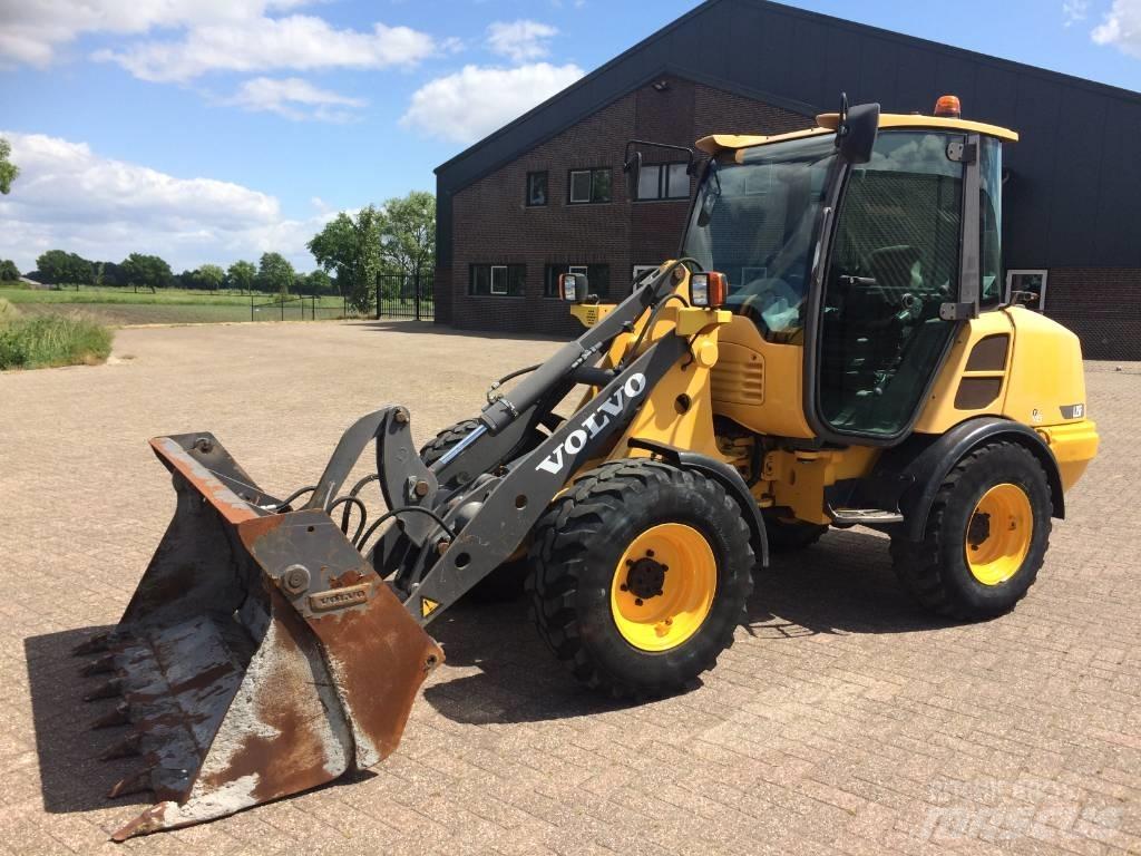 Volvo L 25 F  휠로우더