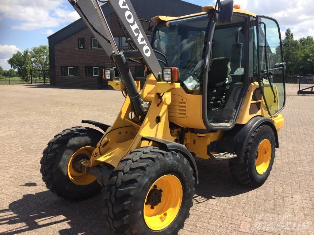 Volvo L 25 F  휠로우더