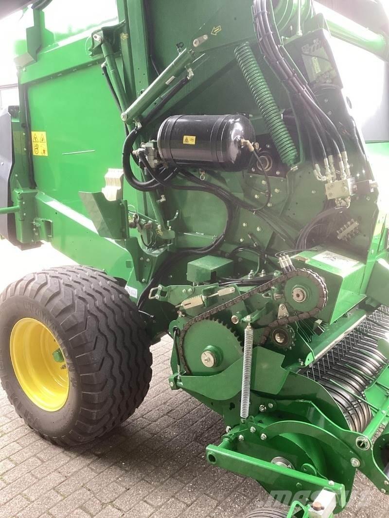 John Deere V461M 원형 곤포기