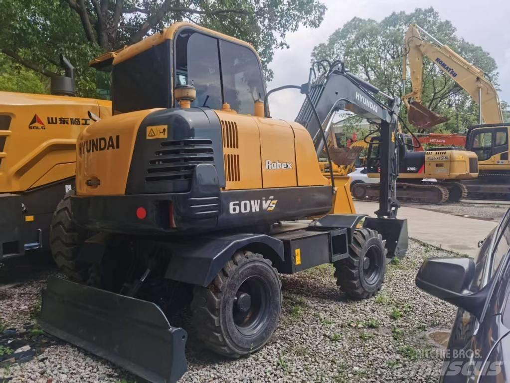 Hyundai r60w  휠 굴삭기