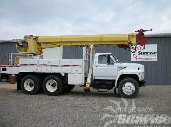 Altec D2050TR 트럭 탑재 고소작업대