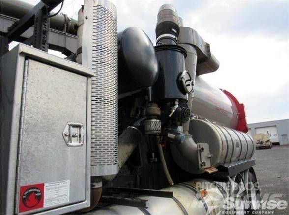 Vactor 2100 탱크