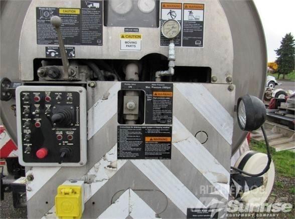Vactor 2100 탱크