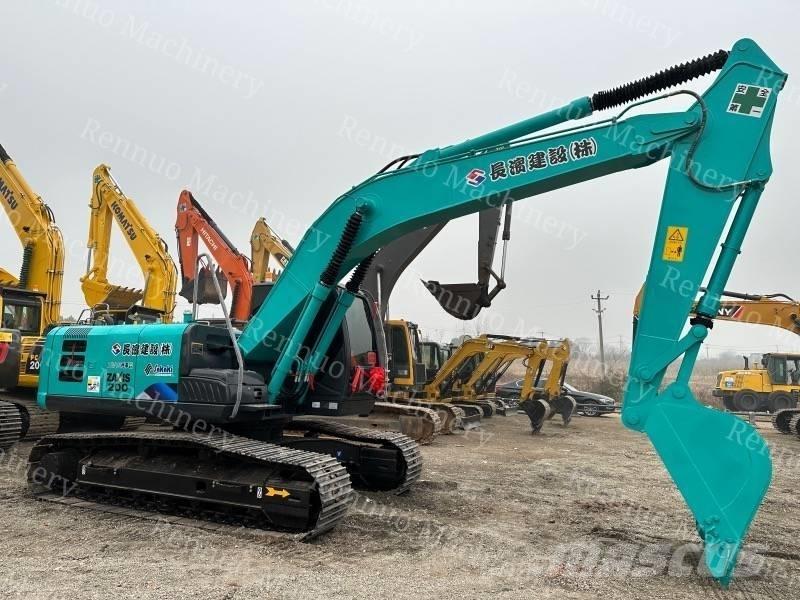 Hitachi ZX 200 대형 굴삭기 29톤 이상