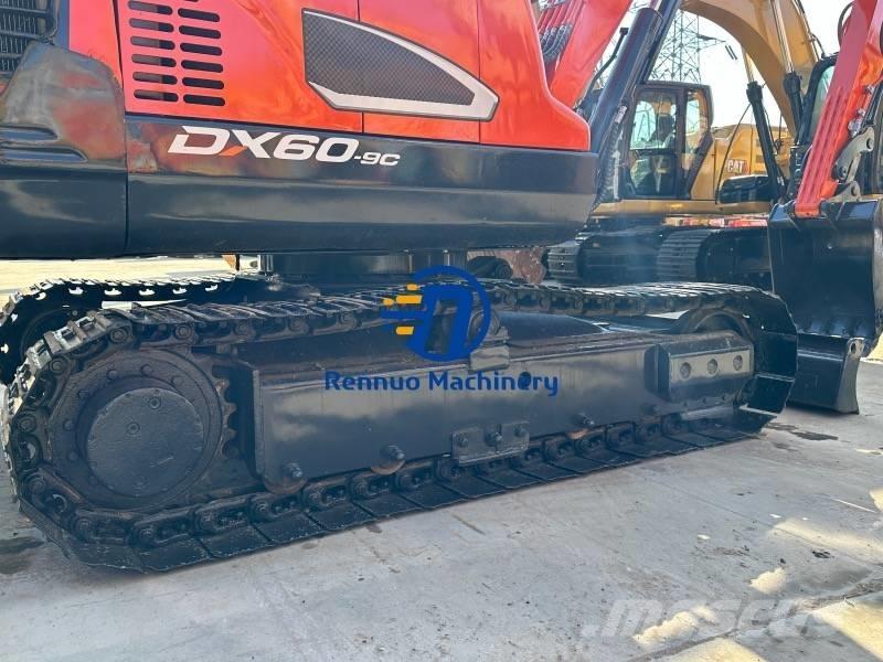Doosan DX 60 소형 굴삭기 7톤 미만